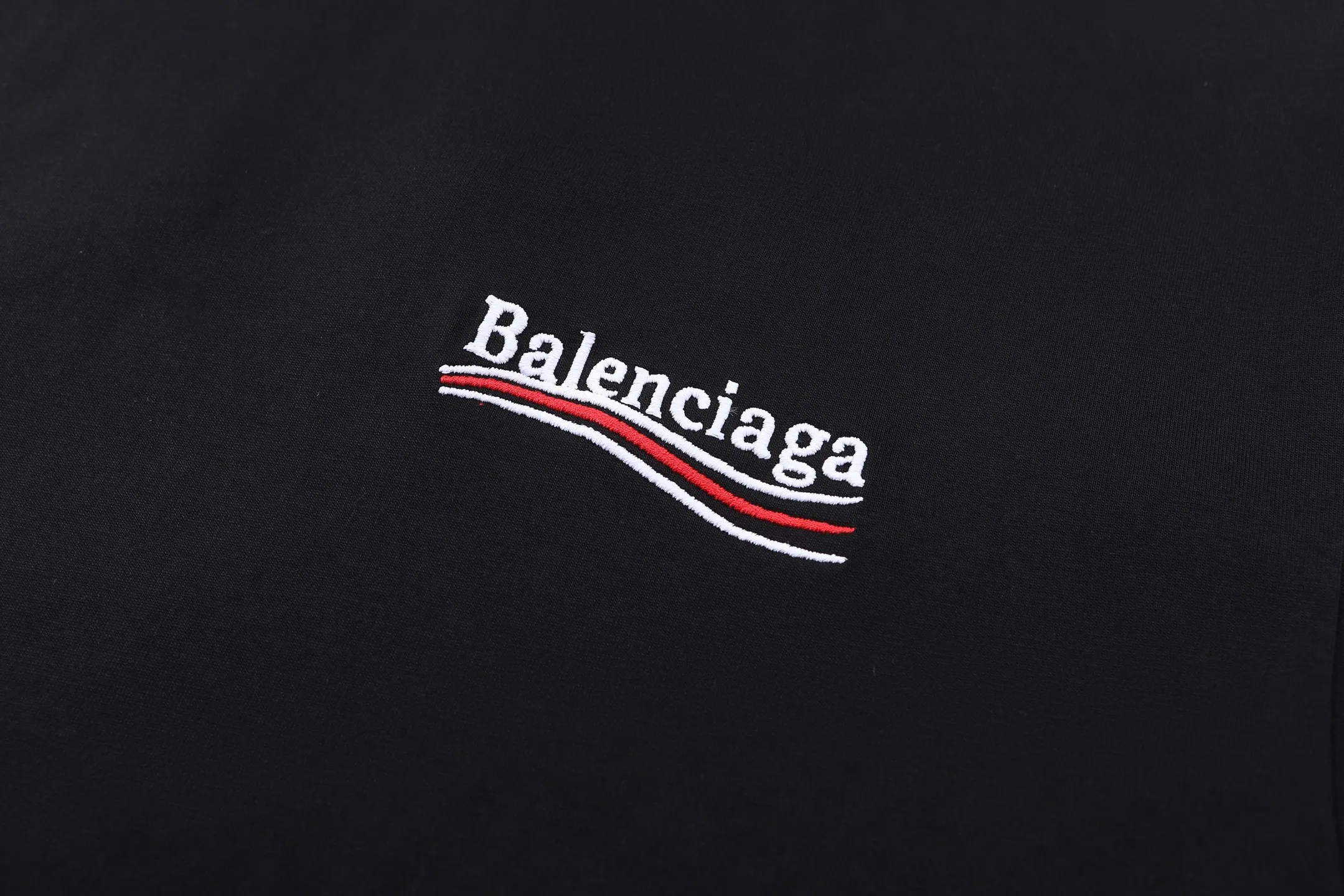 BLCG Classic （Black） 5,600 ， 32 ， 300 1*1 ， ， ， 。 ， ， ； ， 。 ， ， Wear-Resistant 。 ， ， ， ， 。 ， ， ， Same Style ， ， ， ， Same Style。 Size:S-M-L-XL